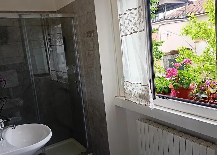 לינה וארוחת בוקר Eros Casa *