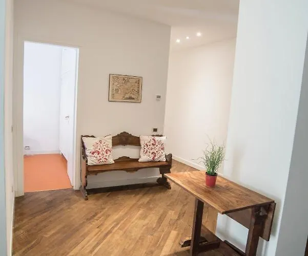 Renovated Flat Near Duomo - Lamarmora Lägenhet