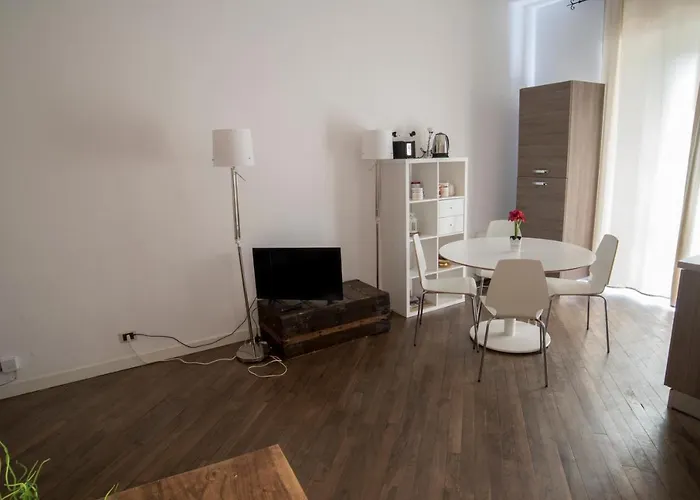 Renovated Flat Near Duomo - Lamarmora דירה מילאנו