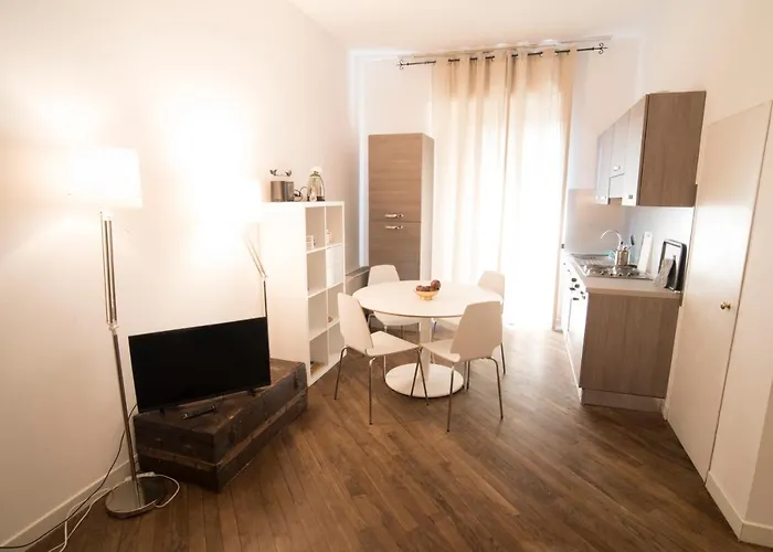 Renovated Flat Near Duomo - Lamarmora דירה מילאנו