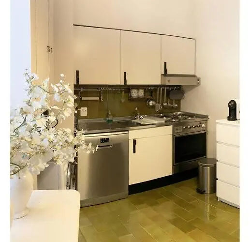 Elegant San Babila ,5 Minutes From Duomo * 米兰