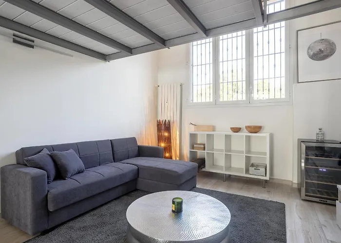 Navigli-duomo Exclusive Design Loft Su Due Piani Con Wifi Lägenhet