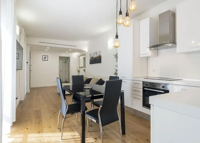 Easylife - - Torino 34s - Duomo מילאנו