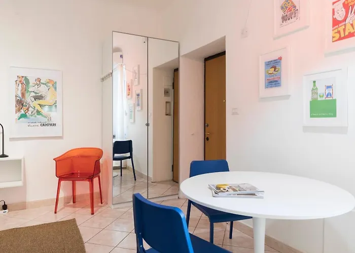 Xenia - Stylish Colorful Apt- Upbeat & Well-connected Area * Milano