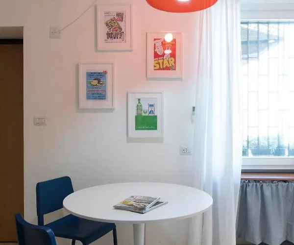 Xenia - Stylish Colorful Apt- Upbeat & Well-connected Area Appartamento Milano