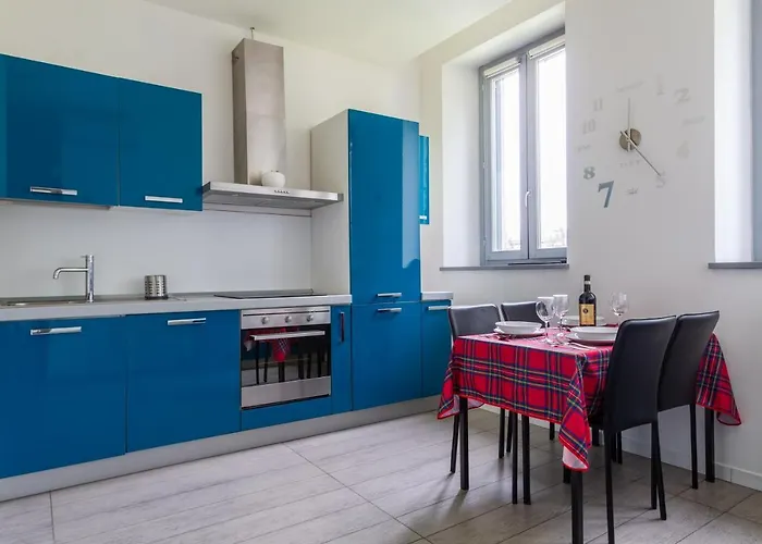Lux Metro M2 Apartman Milánó