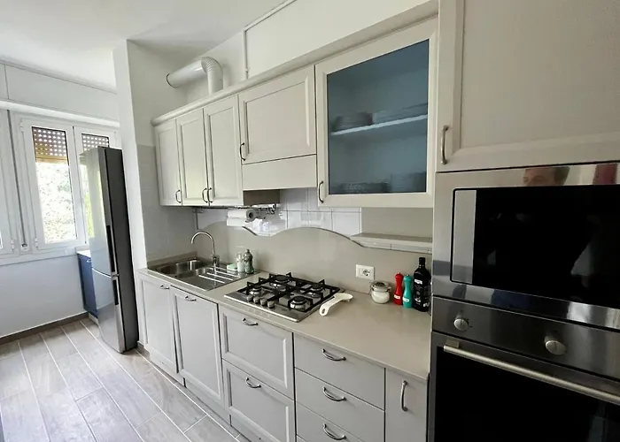 The Bright Place: Wide And Modern In Apartman Milánó