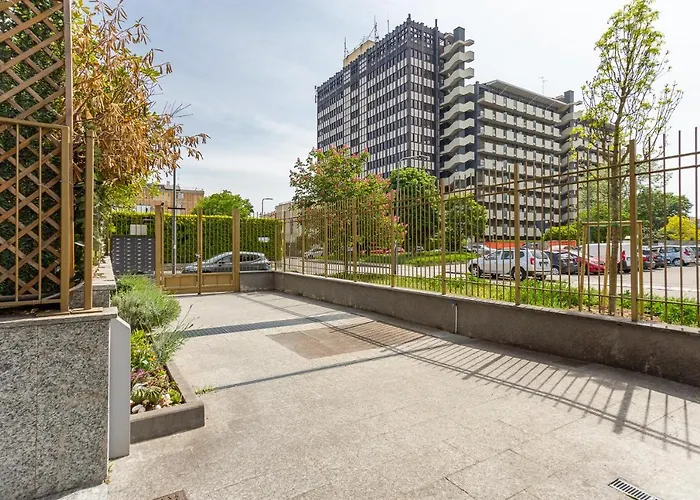 Maciachini, Zona Isola Milan