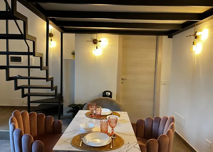아파트 Regina In Porta Romana 2 - Sky Tv, Wifi E Breakfast Box *