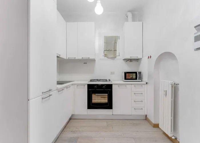 Mo30 Loreto- Duomo- Large Modern - * מילאנו