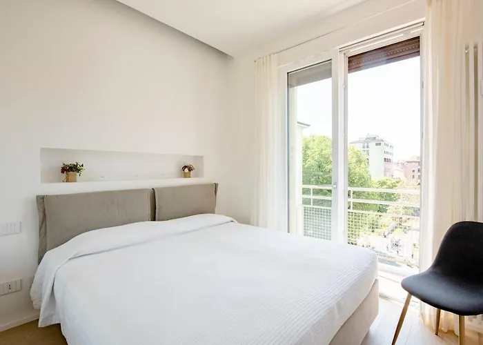 公寓 - Duomo And Navigli, Bright With Balcony