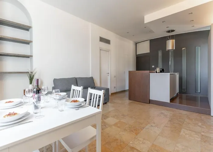 The Rent - Modern Two-bedroom Near Navigli