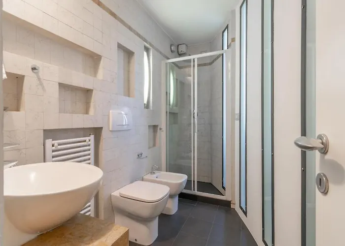 The Rent - Modern Two-bedroom Near Navigli 아파트 *