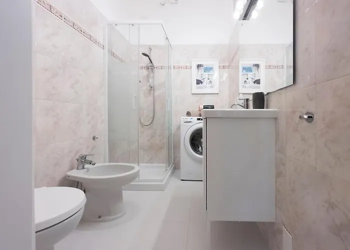 Appartamento Xenia - Stylish Colorful Apt- Upbeat & Well-connected Area *
