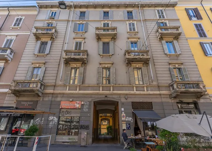 The Rent - Modern Two-bedroom Near Navigli