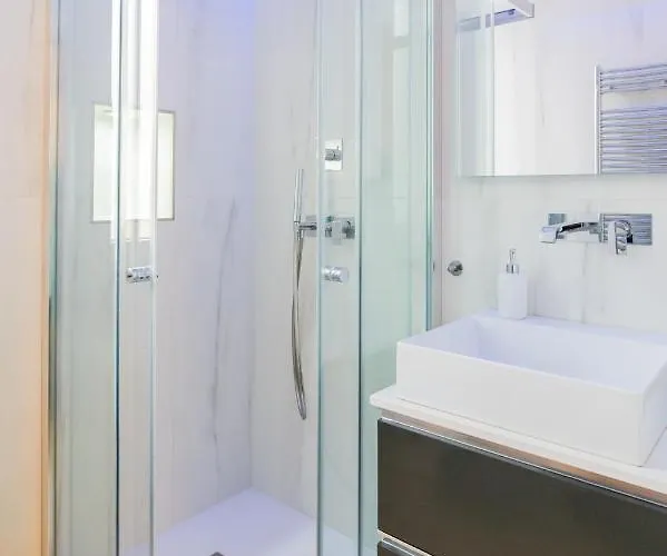 Ross Quadrell - * מילאנו