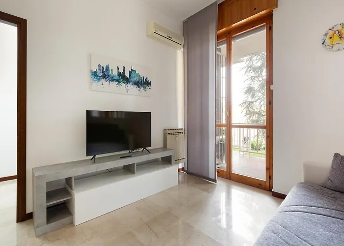 Guesthost - Con Terrazzo A Milano- Greco Pirelli!