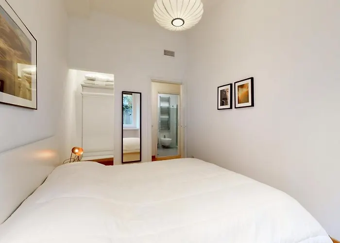 Sahi - Dei Dell'olimpo Porta Romana Apartmán *