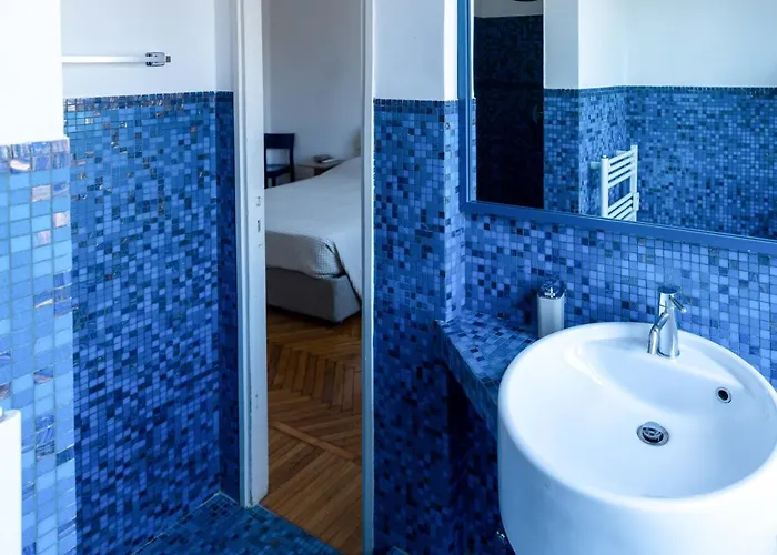 Flat 5 Min From Duomo With Park For Small Cars Apartment *