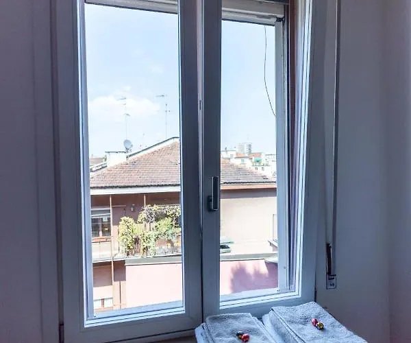 Apartment Flat 5 Min From Duomo With Park For Small Cars