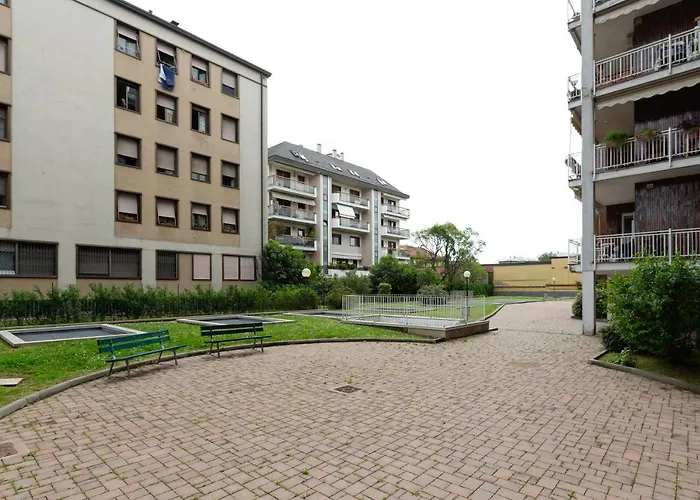 Guesthost - Con Terrazzo A Milano- Greco Pirelli! 公寓 *