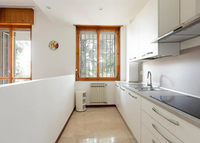 Guesthost - Con Terrazzo A Milano- Greco Pirelli!