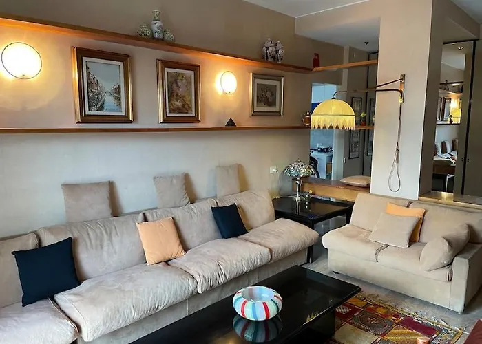 Lägenhet Navigli Hideaway - 5 Minutes From Metro Milano
