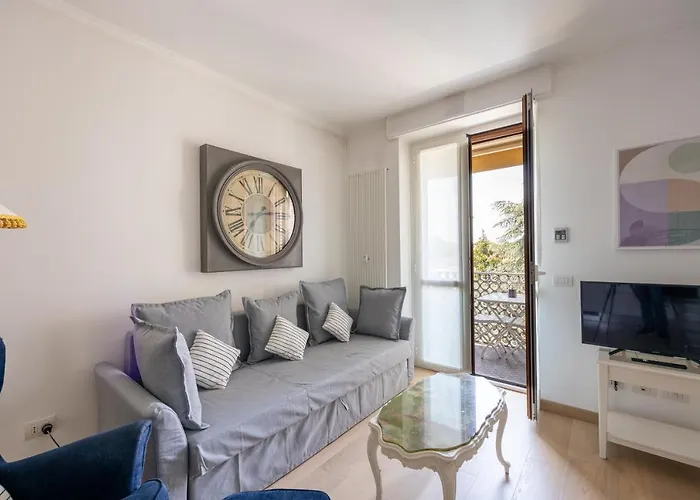 Bocconi Elegante Con Wifi * Milán