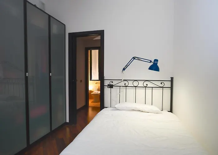 - Duomo Apartman Milánó