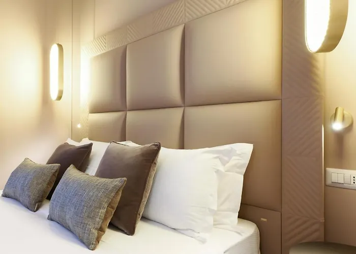 برستيج بوتيك للشقق الفندقية - بياتزا دومو فيو شقة 4*