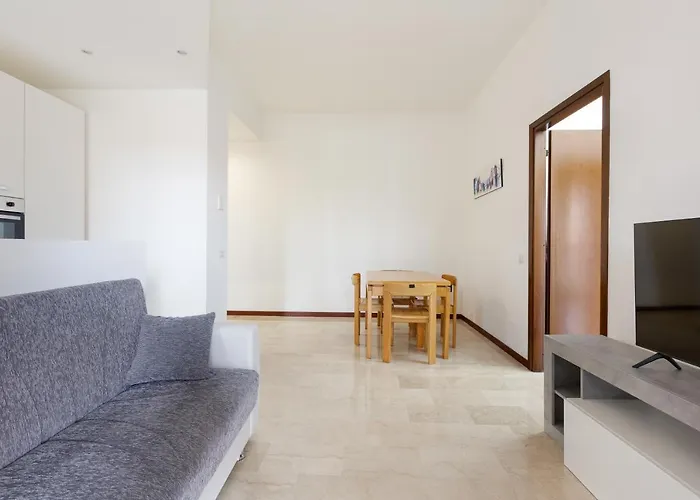 Guesthost - Con Terrazzo A Milano- Greco Pirelli! Apartmán *
