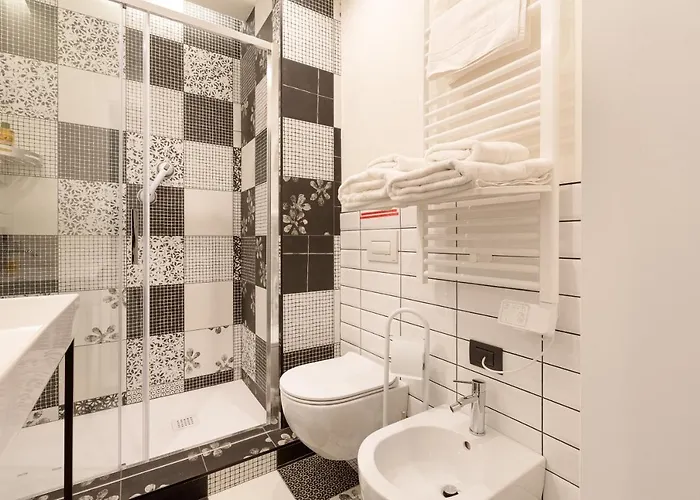 Guesthost - Renovated Apts * Milan