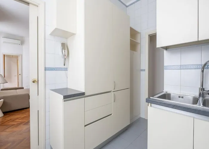 아파트 The Rent - Gorgeous Two-bedroom In Porta Nuova District 밀라노