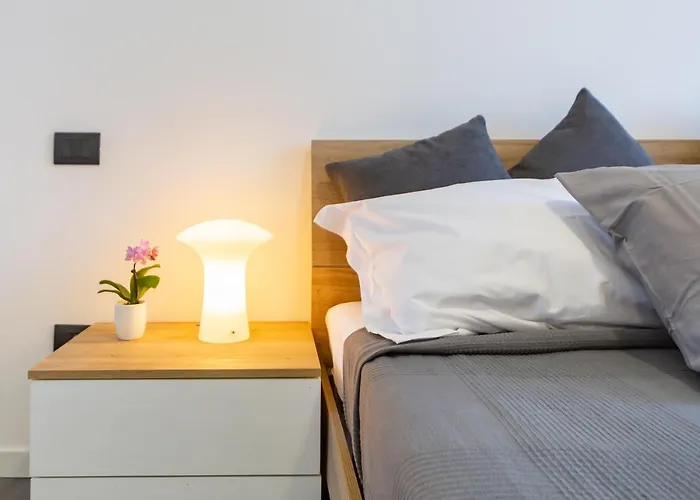 Khl - Sansiro, * Milano