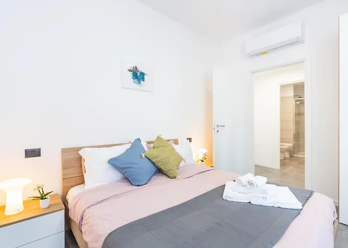 Khl - Sansiro, Casa vacanze Milano