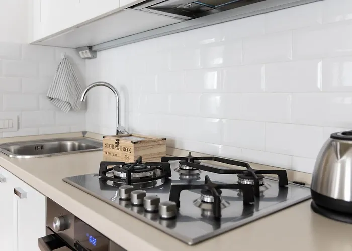 Bocconi Elegante Con Wifi Milán