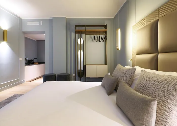 برستيج بوتيك للشقق الفندقية - بياتزا دومو فيو شقة 4*