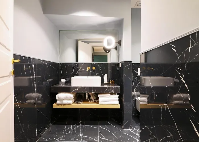 برستيج بوتيك للشقق الفندقية - بياتزا دومو فيو شقة 4*