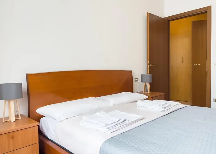 Апартаменты Sunrise 15 Min Duomo Милан