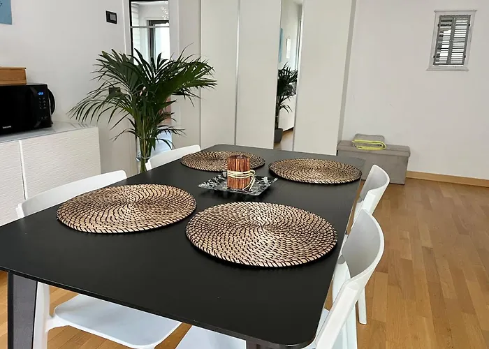 Sulla Metro 3 Gialla Maciachini Апартаменты *