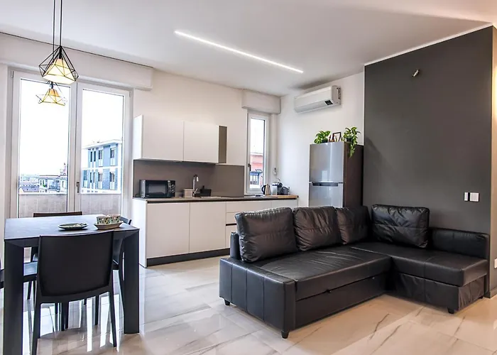 Apartmán New & Bright Balcony Flat By Station *