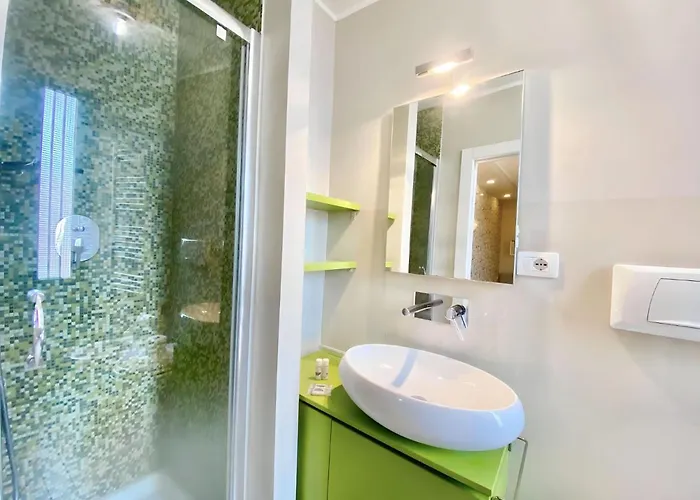 Guesthost - Viale Umbria White & Cosy