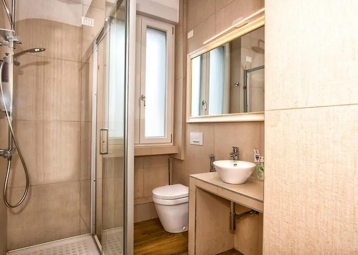 Luxury Flat By Station / Unique View *