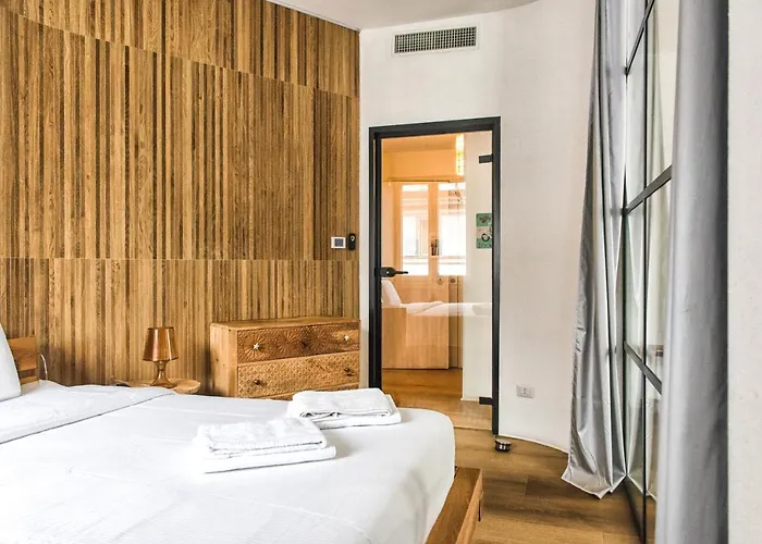 Luxury Flat By Station / Unique View *