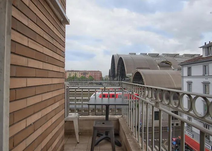 Apartment Luxury Flat By Station / Unique View Milan