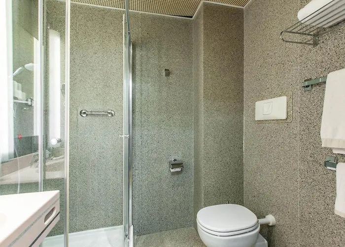 Hotiday Turro فندق ميلان