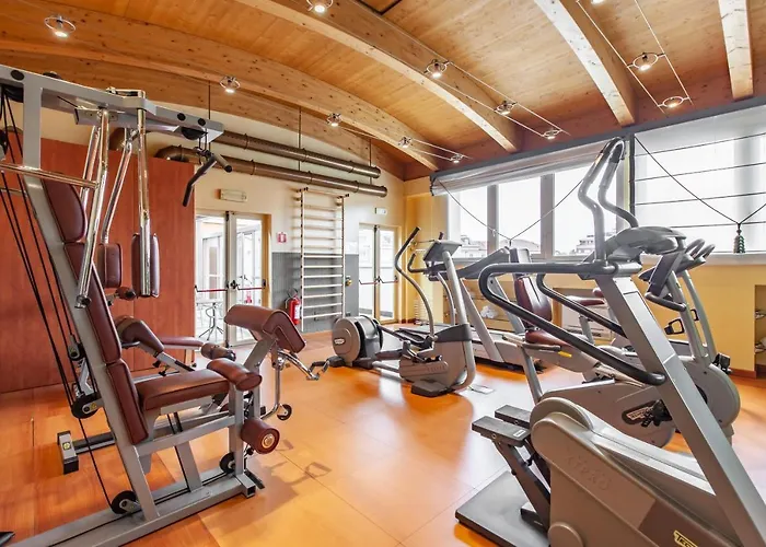 Hotiday Turro فندق 4*