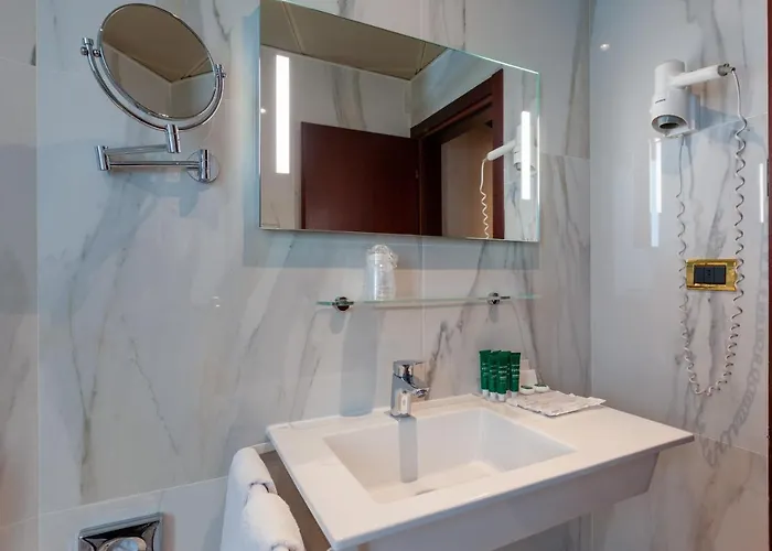 Hotiday Turro فندق ميلان