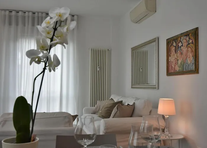 Corso Genova By Interhome Διαμέρισμα