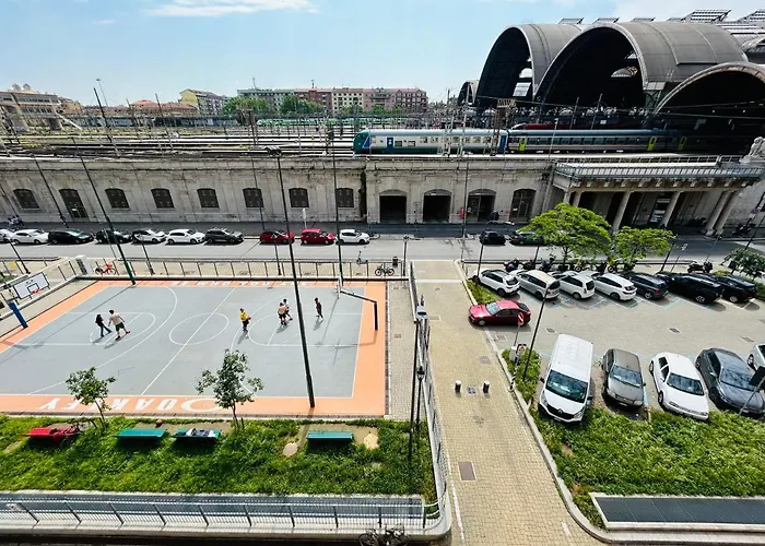 Elegance And Relax At 100mt From Station Mediolan